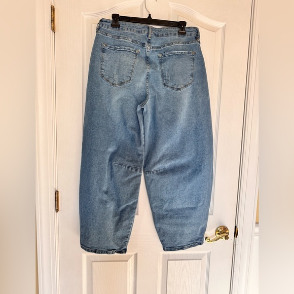 KanCan Light Blue Barrel Jeans Size 11 - Picture 4 of 9